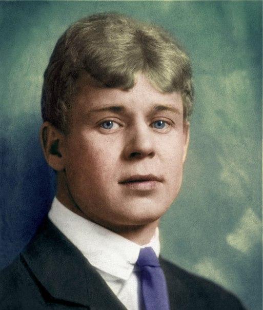 Есенин С.А. Ты меня не любишь, не жалеешь,Разве я немного не красивНе смотря в лицо, от страсти млеешь,Мне на плечи руки опустив.читать продолжение culture Русская