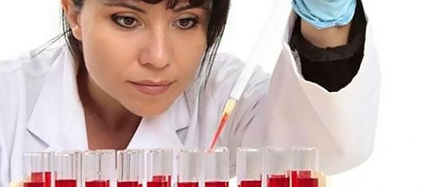 Чем опасна густая кровь и что надо делать Некоторые знают, что густую кровь надо разжижать. Замедленный кровоток приводит к кислородному голоданию внутренних органов. И к возможному образованию